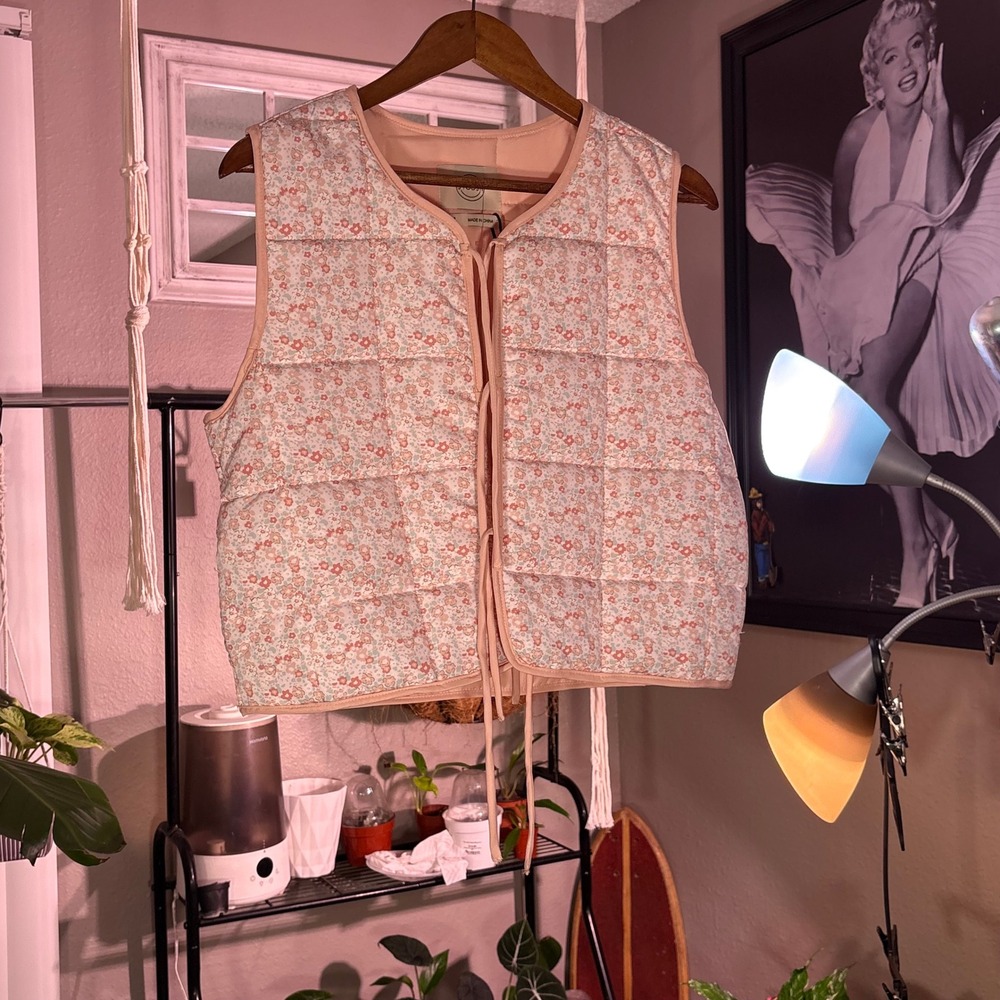 Stoosh Floral Quilted Puffer Vest Women Medium Peach NWT Tie Front Cropped Boho